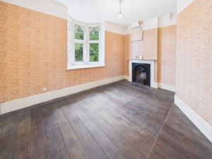 Bedroom- click for photo gallery